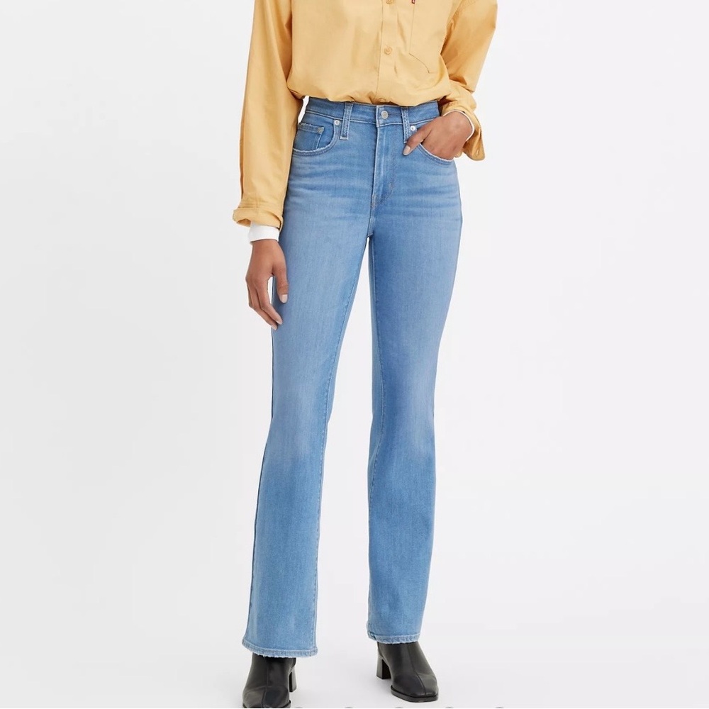 Levi's 725 High Rise Bootcut Women’s Jeans